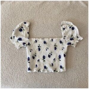 🪞 NWT smocked square neck floral cap sleeve ruffle top white blue floral pacsun